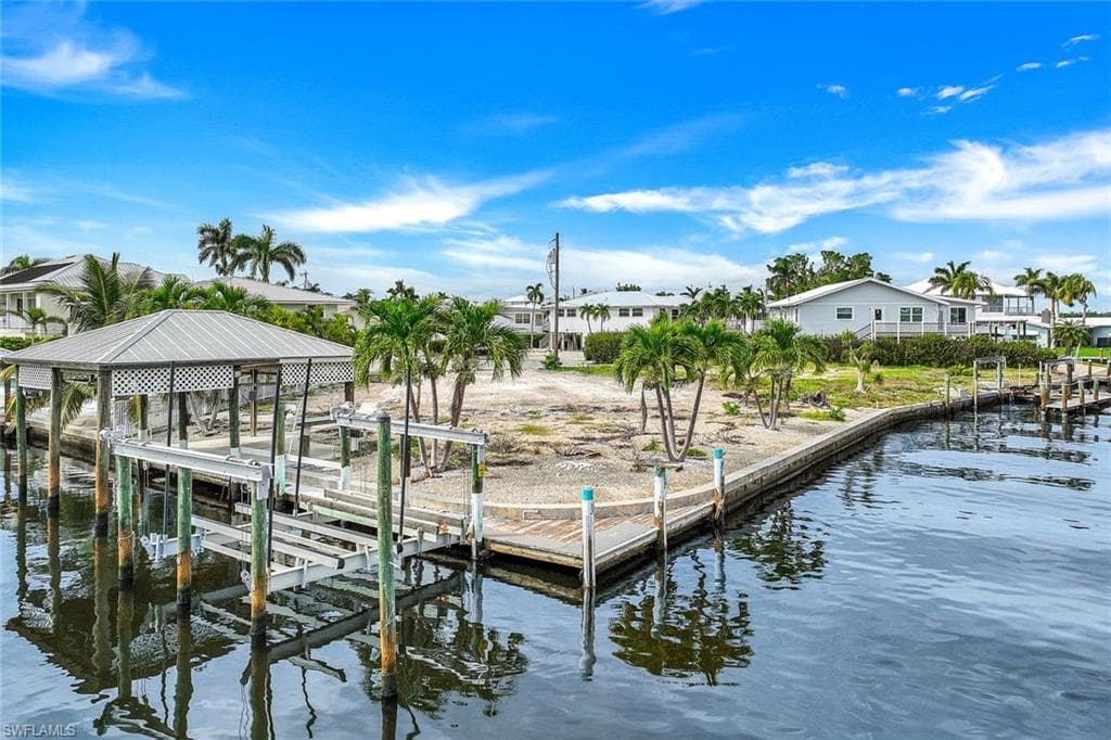 18 Avenida Carita, FORT MYERS BEACH FL 33931-1