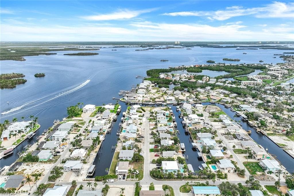 18 Avenida Carita, FORT MYERS BEACH FL 33931-4