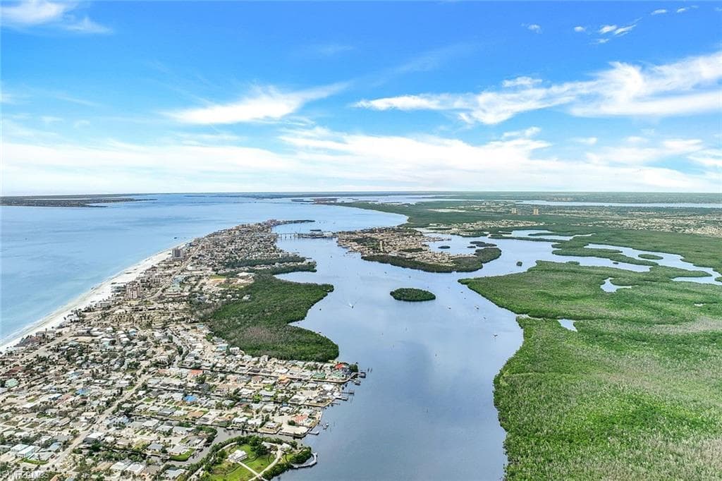 18 Avenida Carita, FORT MYERS BEACH FL 33931-3