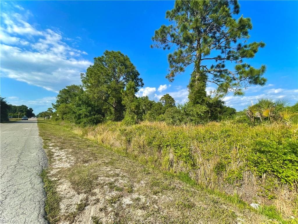 18 Roosevelt AVE, LEHIGH ACRES FL 33936-2