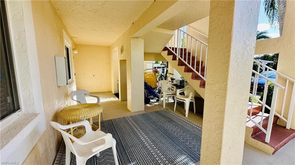 7824 Emerald CIR # F104, NAPLES FL 34109-37