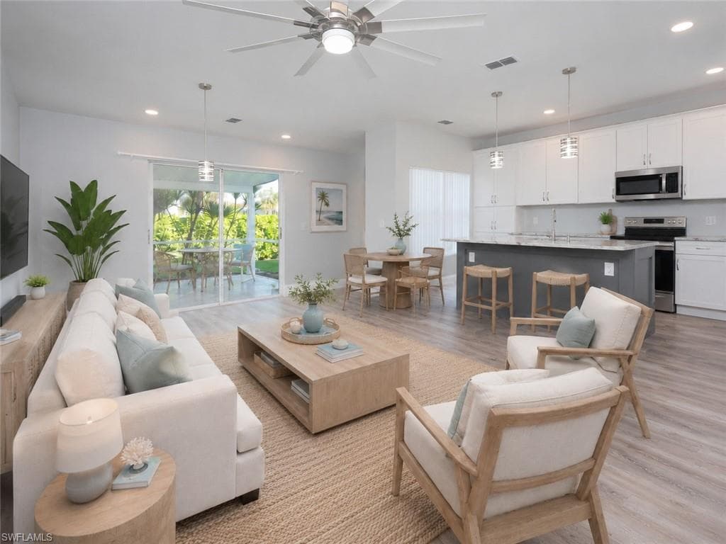 6119 Lake Front DR, FORT MYERS FL 33908-2