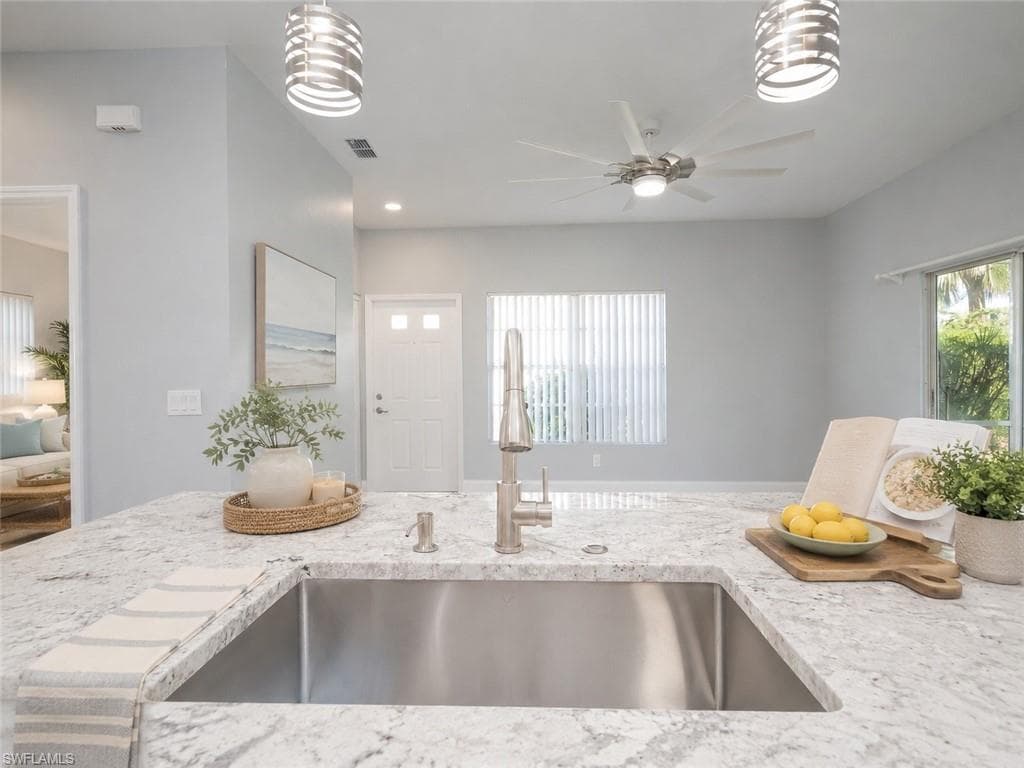 6119 Lake Front DR, FORT MYERS FL 33908-4