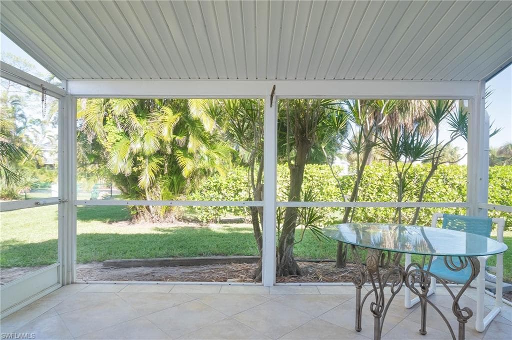 6119 Lake Front DR, FORT MYERS FL 33908-18