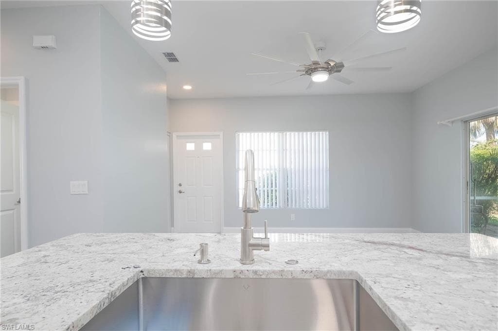 6119 Lake Front DR, FORT MYERS FL 33908-8