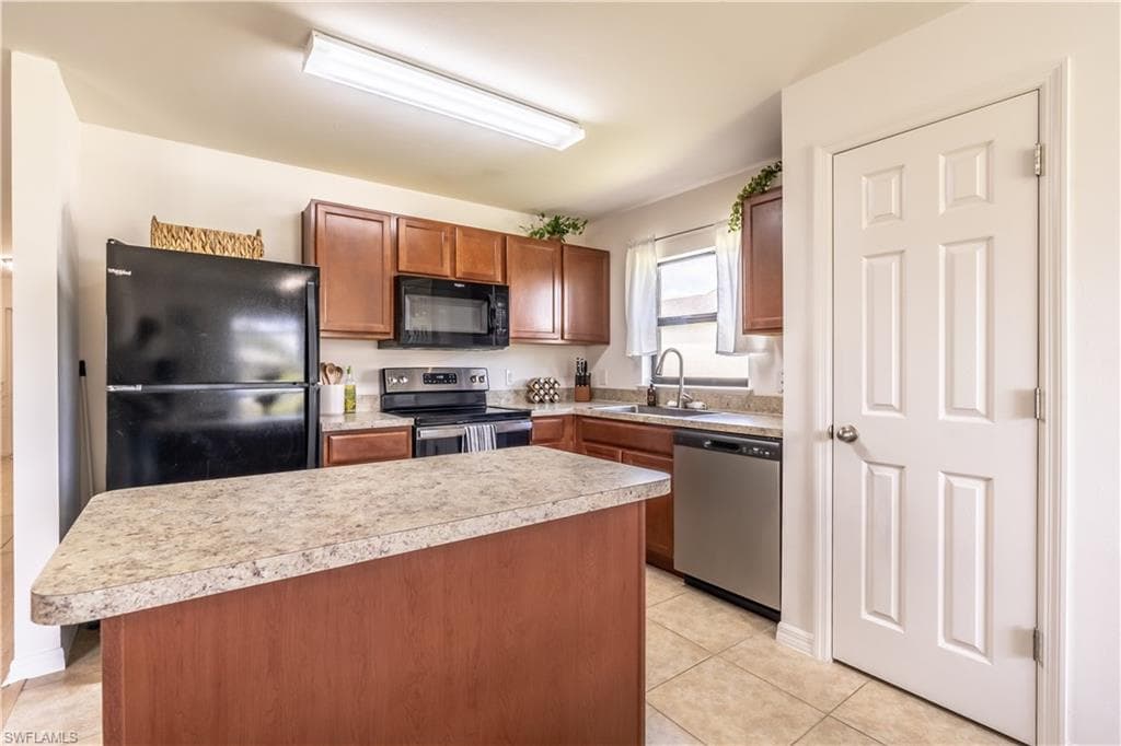 727 Morningview CT-11