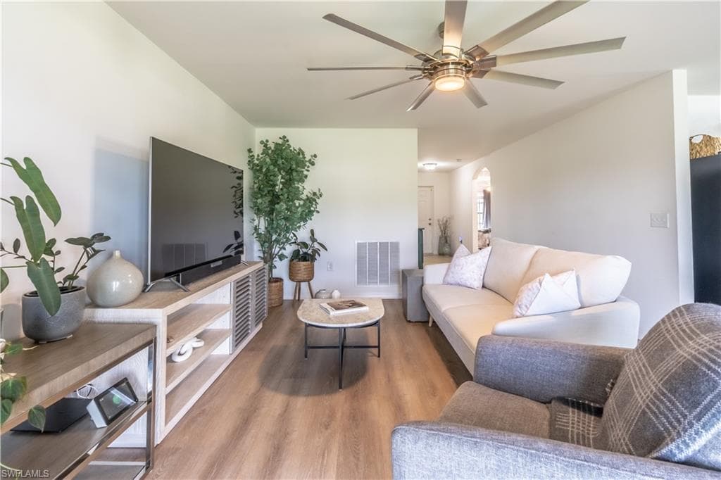 727 Morningview CT-6