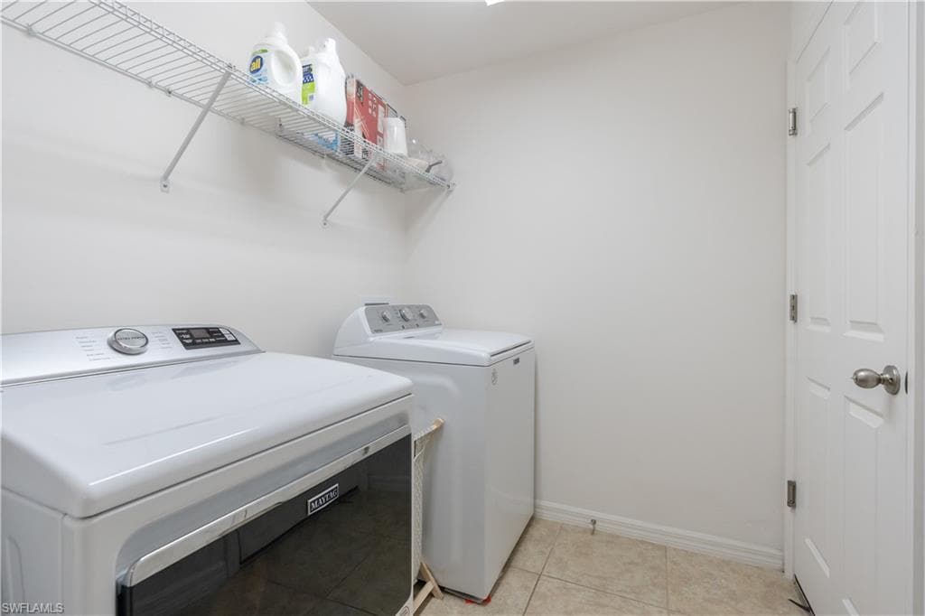 727 Morningview CT-23