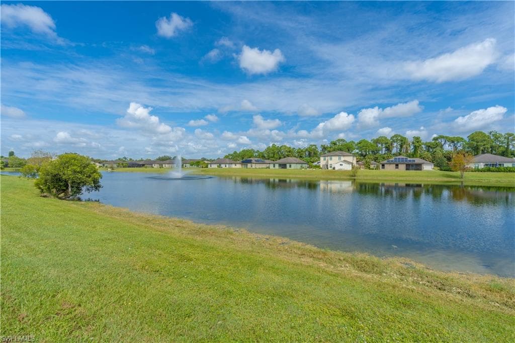 727 Morningview CT-37