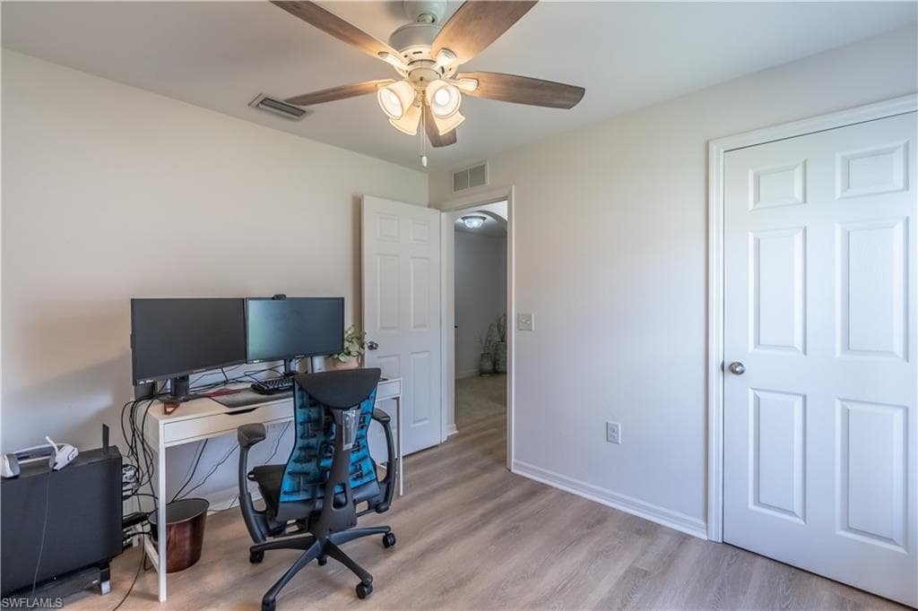 727 Morningview CT-17