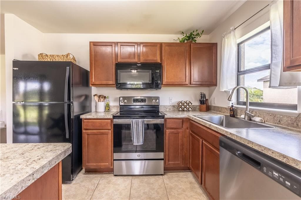 727 Morningview CT-10