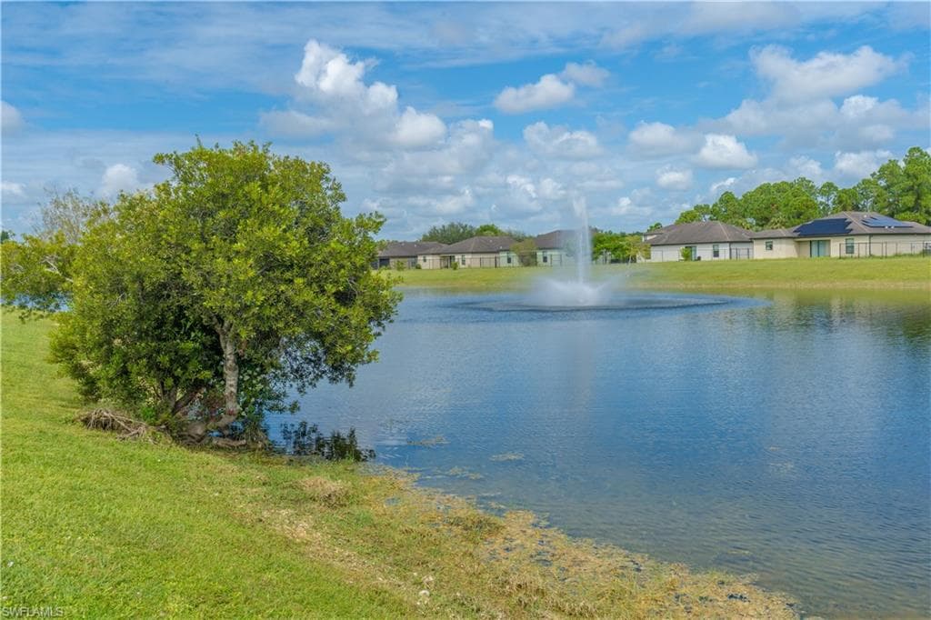 727 Morningview CT-38