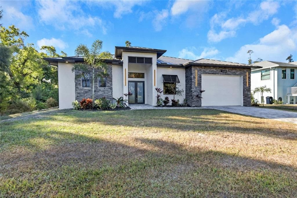 4111 Williams RD, ESTERO FL 33928-1