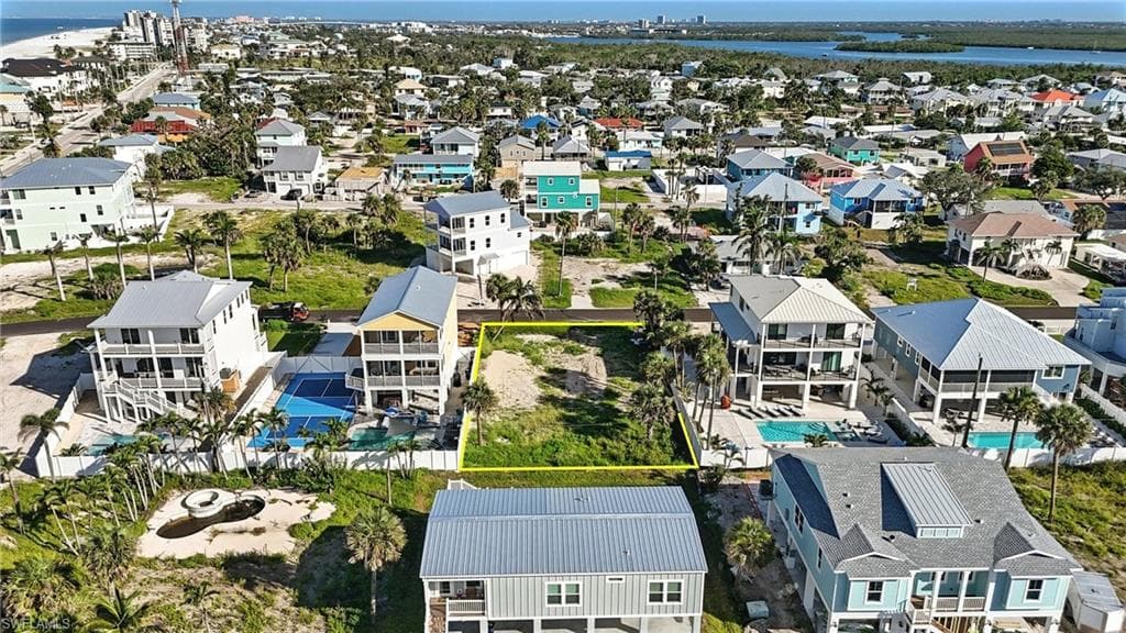130 Mid Island DR, FORT MYERS BEACH FL 33931-7