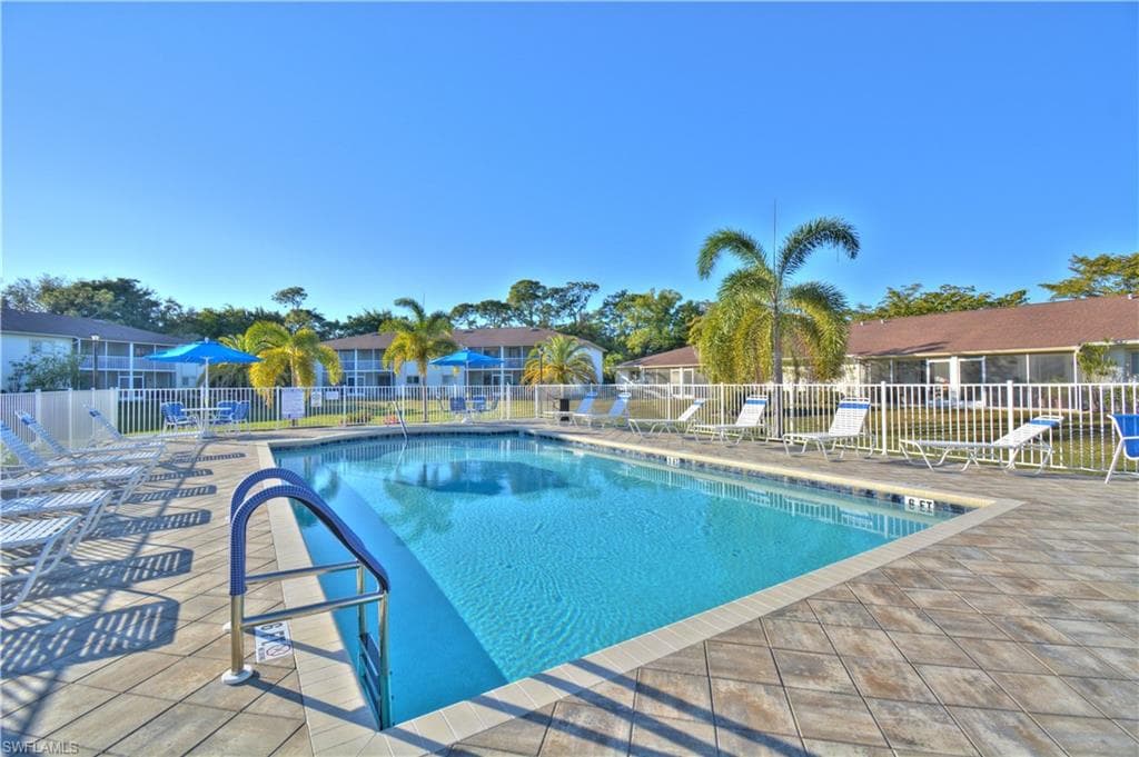 2330 Naples Trace CIR # 903, NAPLES FL 34109-19