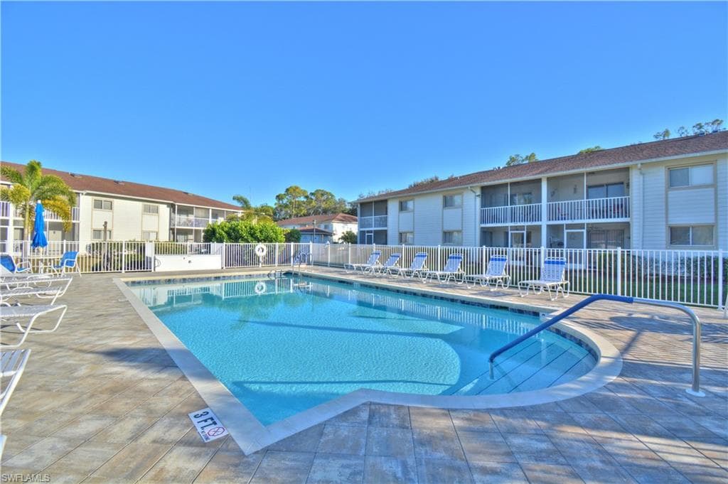 2330 Naples Trace CIR # 903, NAPLES FL 34109-17