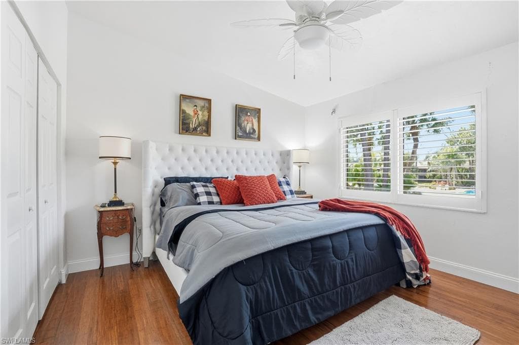 3231 Horse Carriage WAY 10-25