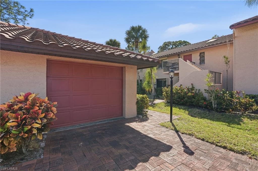 3231 Horse Carriage WAY 10-36