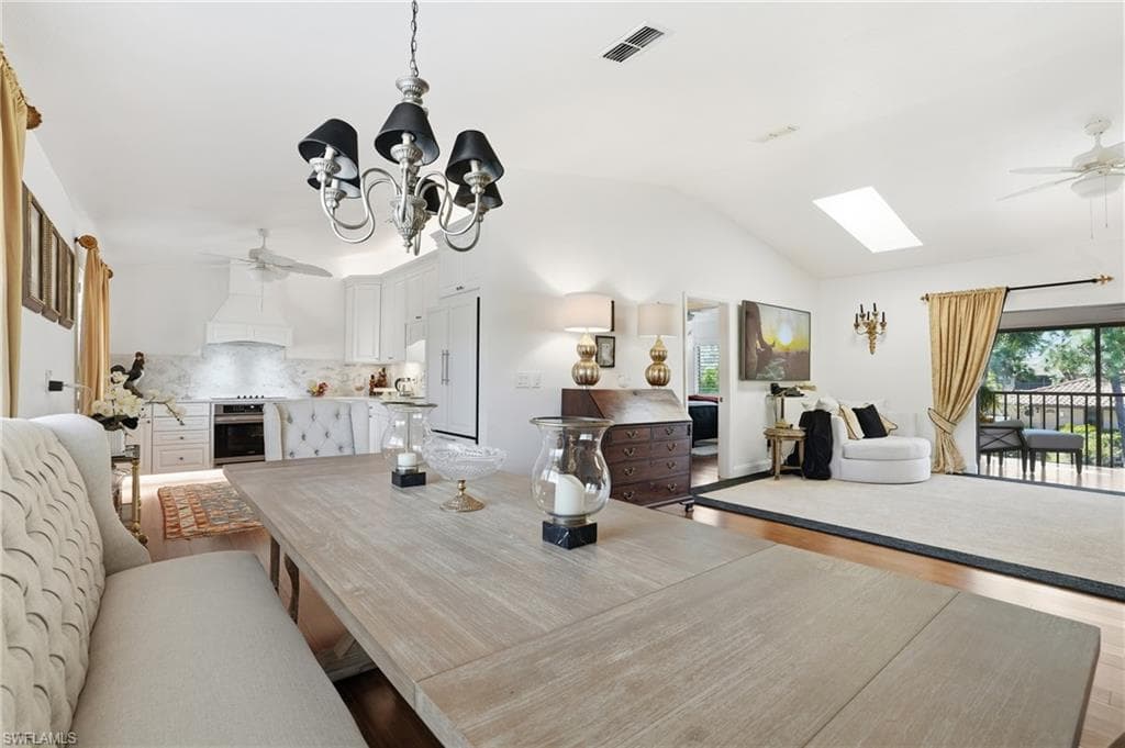 3231 Horse Carriage WAY 10-14