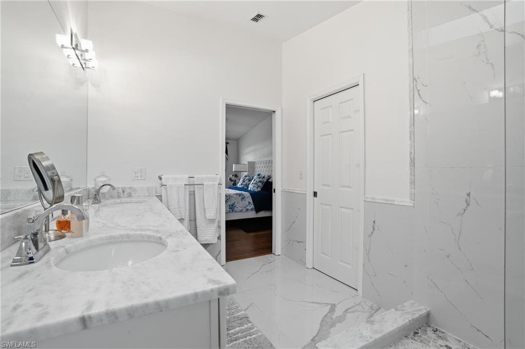 3231 Horse Carriage WAY 10-24