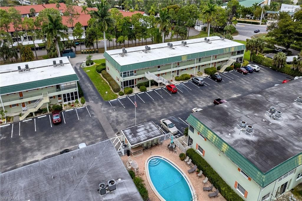 200 Valley Stream DR # 3B, NAPLES FL 34113-42
