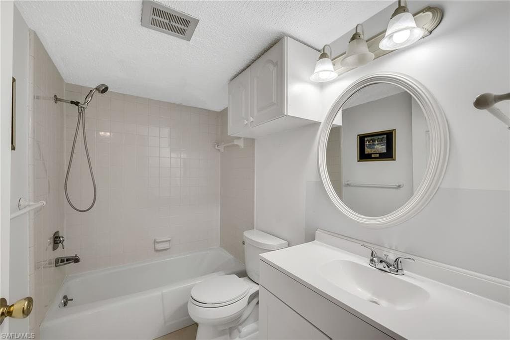 200 Valley Stream DR # 3B, NAPLES FL 34113-21