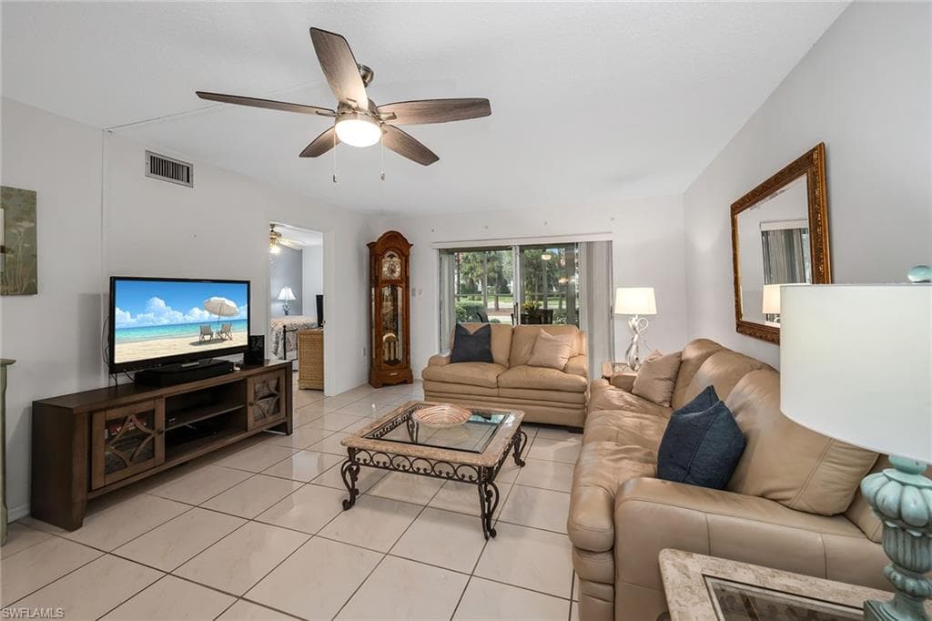200 Valley Stream DR # 3B, NAPLES FL 34113-4