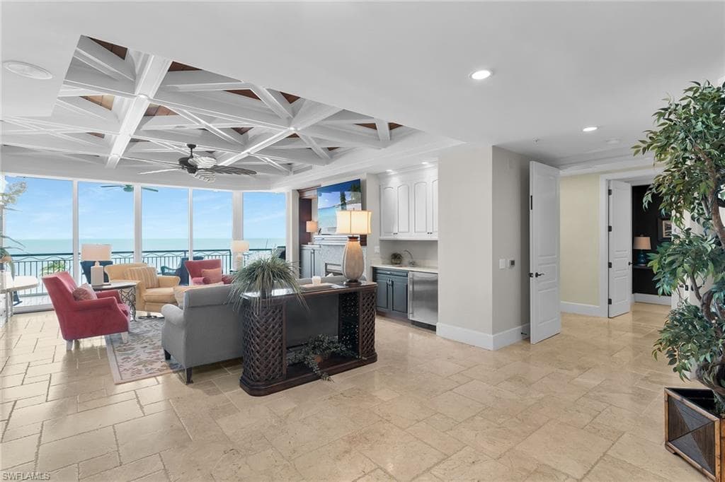 940 Cape Marco DR # 602, MARCO ISLAND FL 34145-9