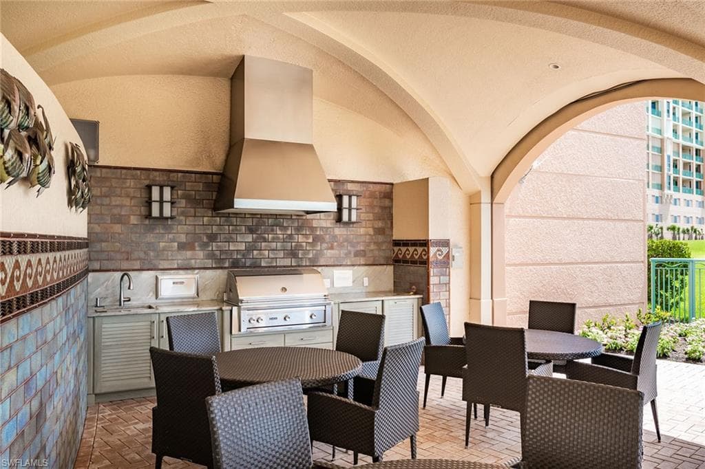 940 Cape Marco DR # 602, MARCO ISLAND FL 34145-48