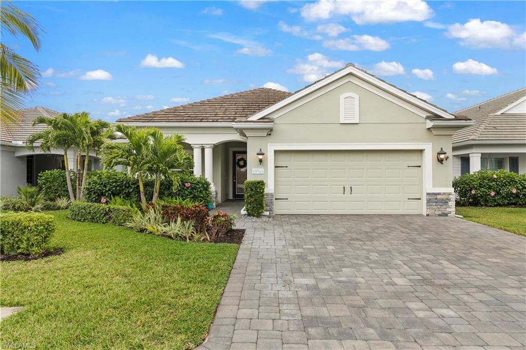 19763 Coconut Harbor CIR, FORT MYERS FL 33908-1