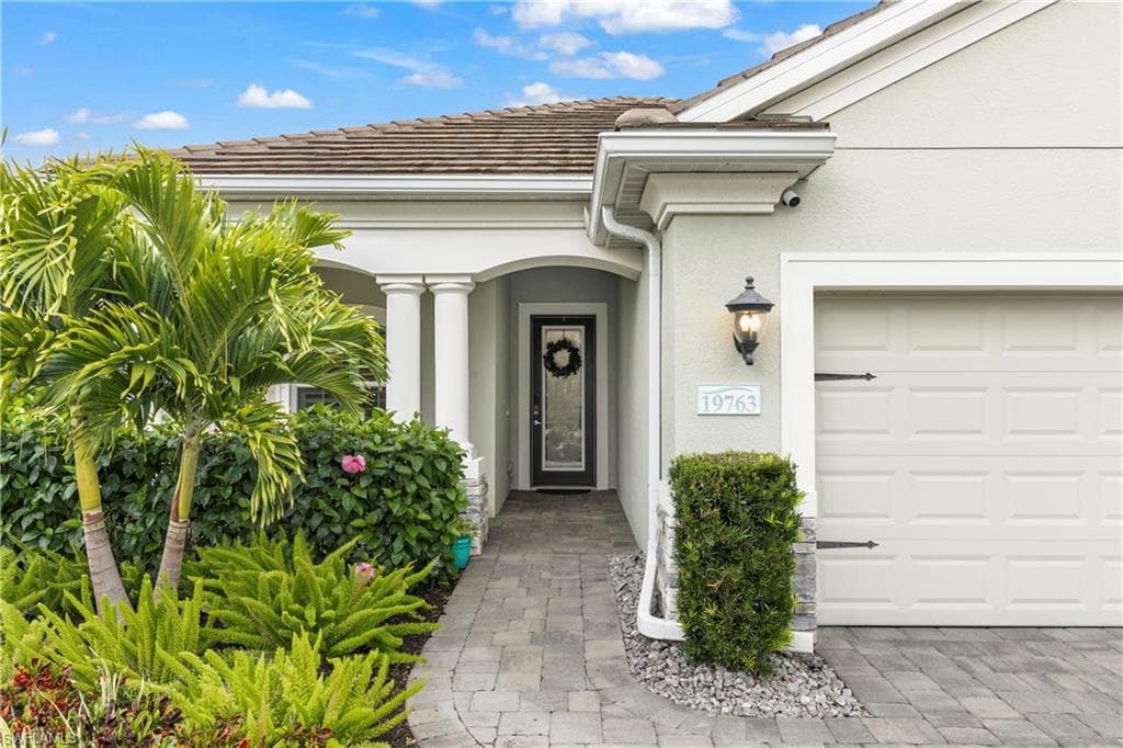 19763 Coconut Harbor CIR, FORT MYERS FL 33908-3