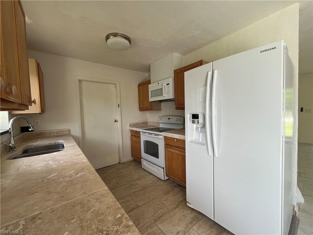 1275 Old Bridge RD, NORTH FORT MYERS FL 33917-20