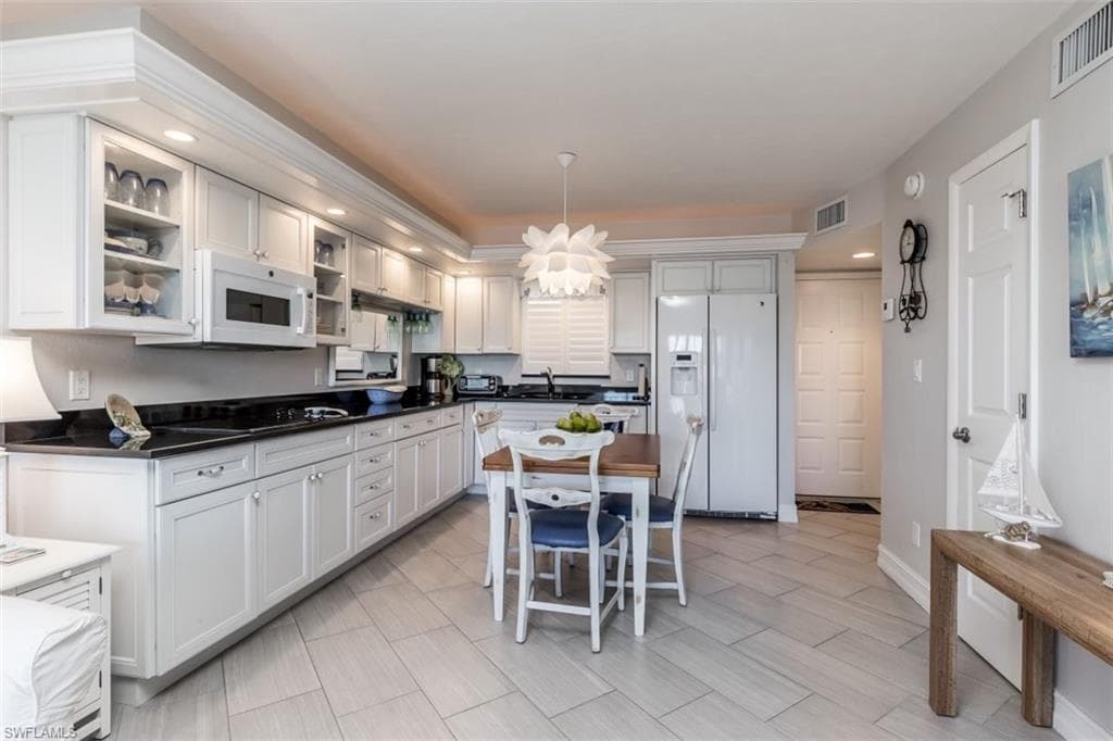 1019 Anglers CV # F302, MARCO ISLAND FL 34145-9