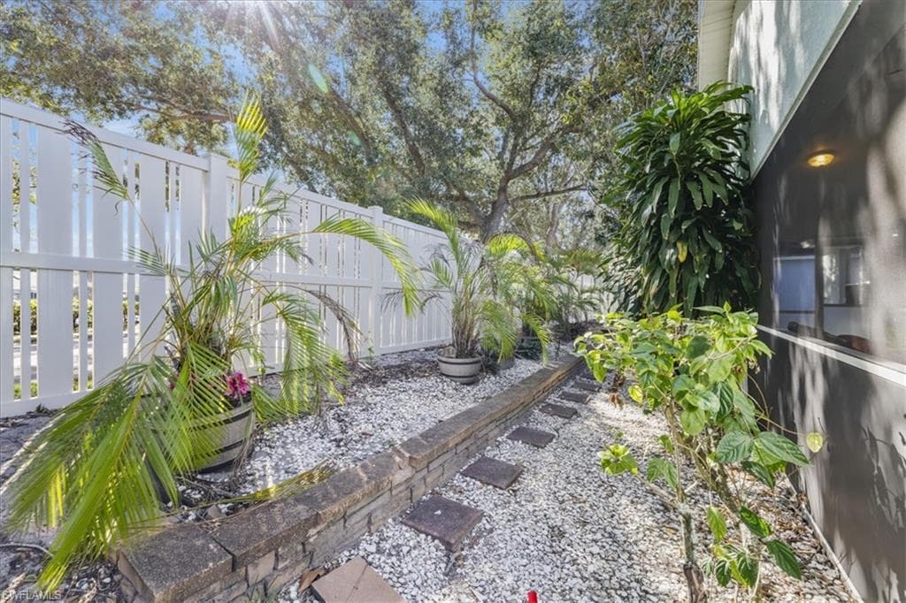 15190 Palm Isle DR-17
