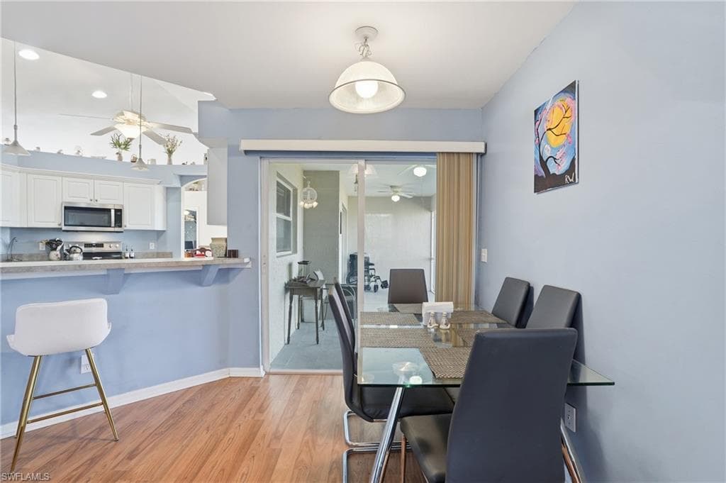 203 Manatee ST-12