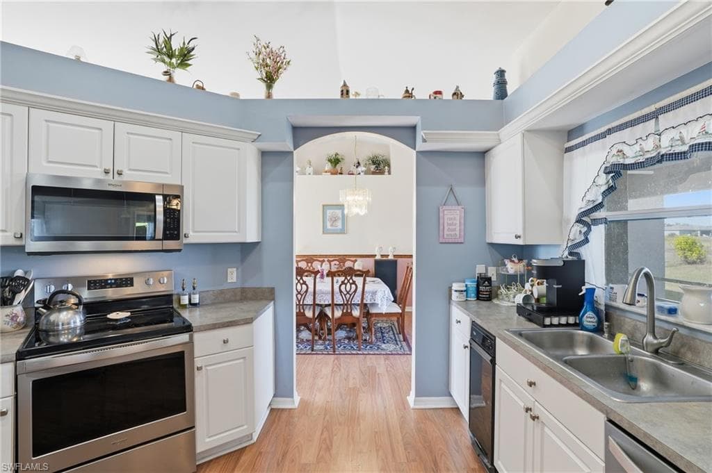 203 Manatee ST-15
