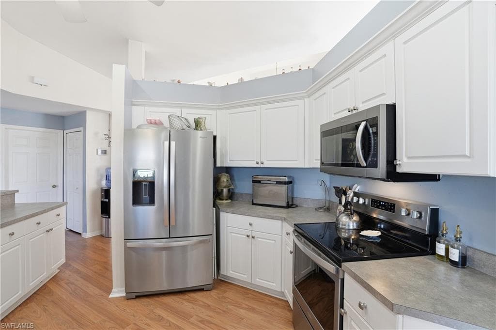 203 Manatee ST-14