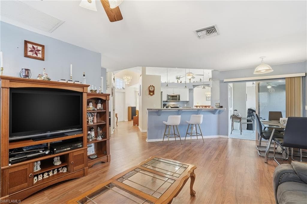 203 Manatee ST-3