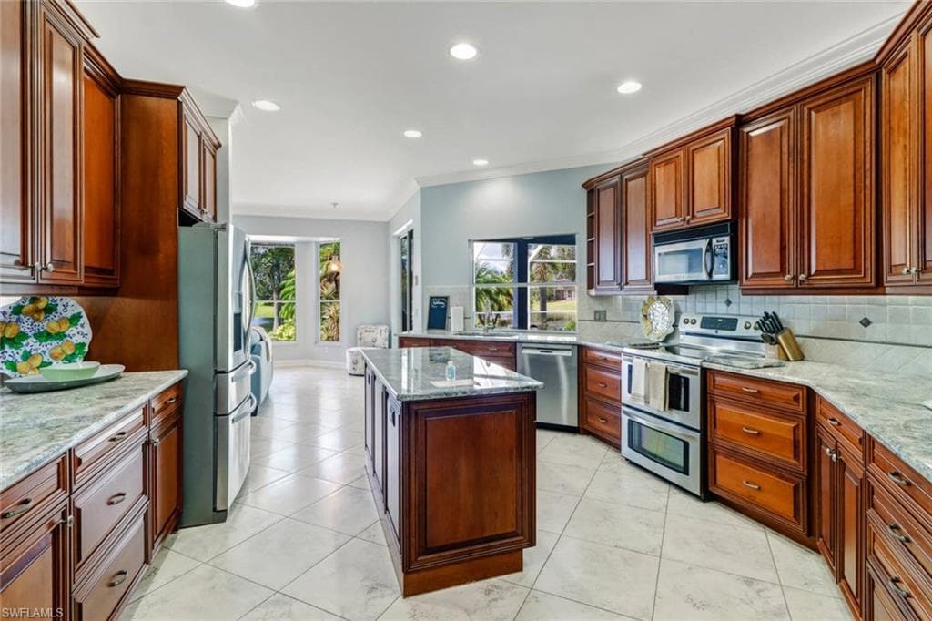 9151 Kings Cove CT-17