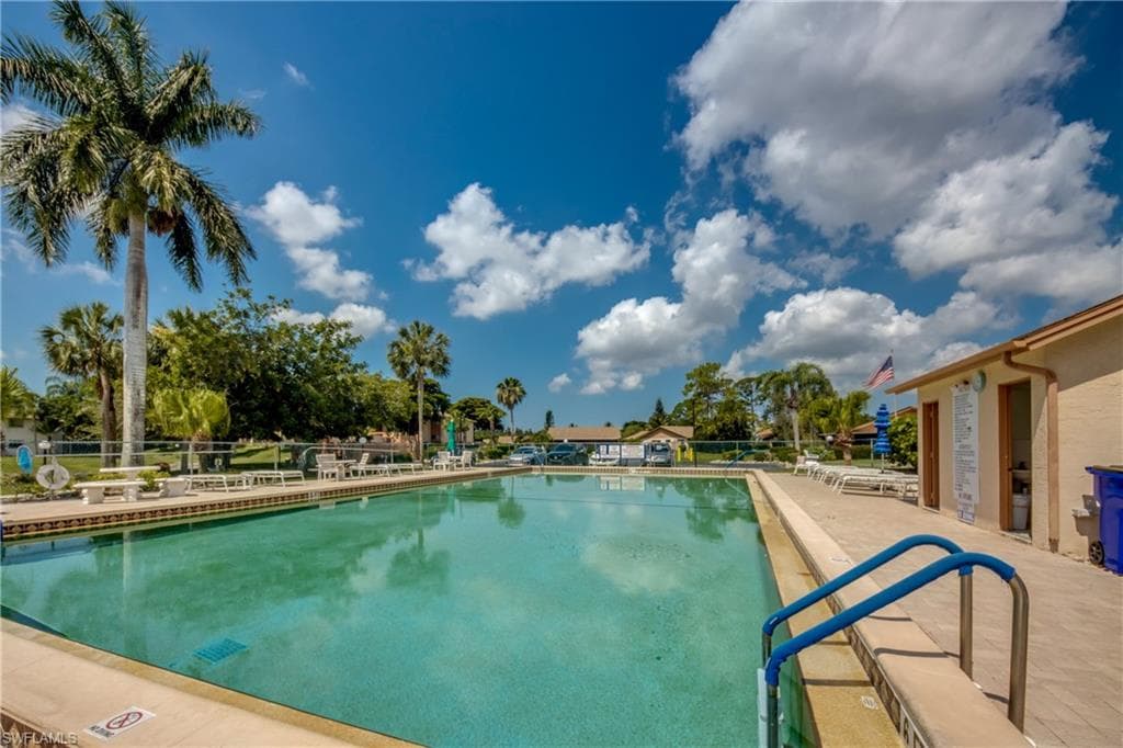 6406 Royal Woods DR, FORT MYERS FL 33908-45