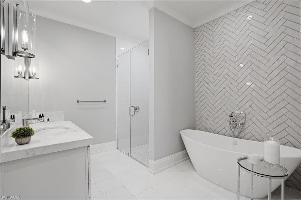 2867 Coco Lakes DR-11