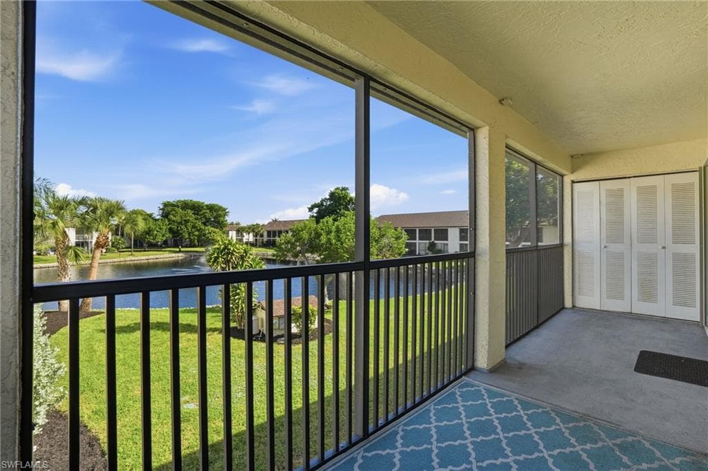 9270 Lake Park DR # 201, FORT MYERS FL 33919-36
