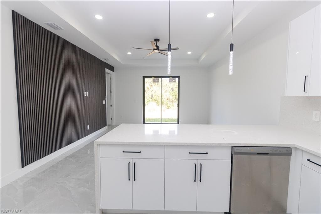 847 Duplex ST E, LEHIGH ACRES FL 33974-4