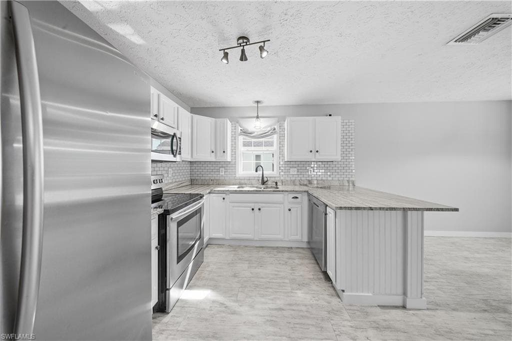 286 Leawood CIR, NAPLES FL 34104-7