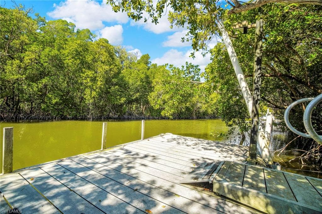 33 Plantation DR, EVERGLADES CITY FL 34139-30