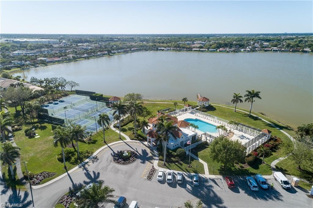 7742 Emerald CIR # V203, NAPLES FL 34109-18