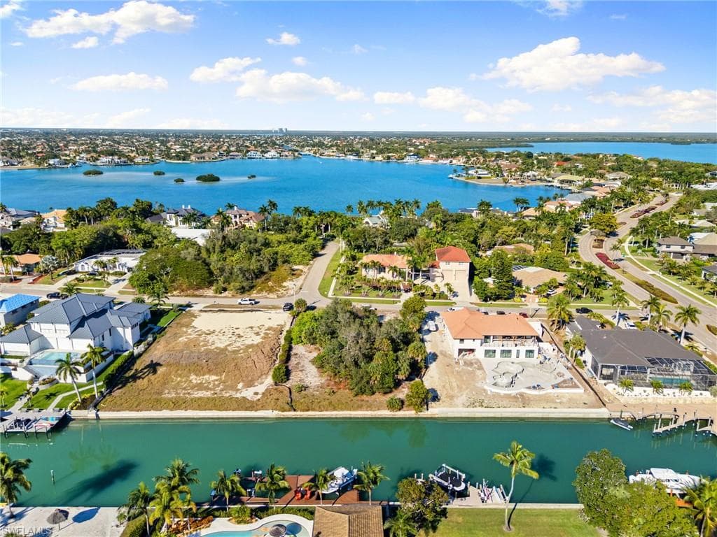 1675 Ludlow RD, MARCO ISLAND FL 34145-7