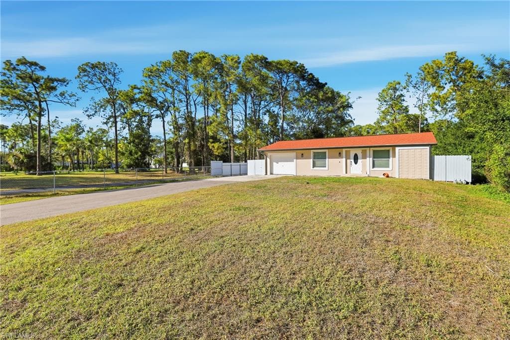 6005 Star Grass LN, NAPLES FL 34116-1