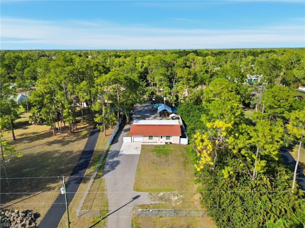 6005 Star Grass LN, NAPLES FL 34116-39