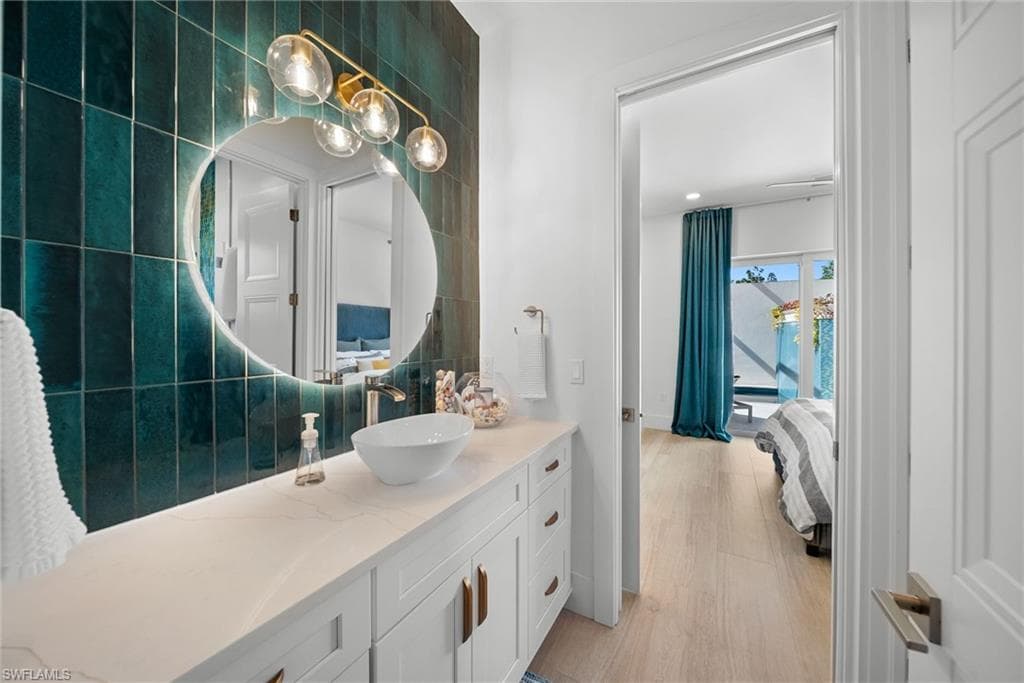 27000 Flamingo DR-38